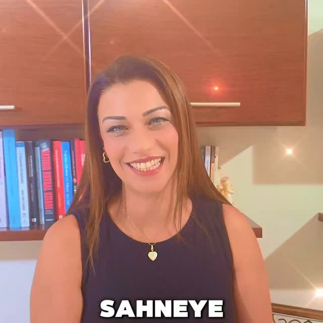 🎭 Sahneye bir adım atmaya hazır mısın?

16 yaş ve üzeri gençlere yönelik tiyatro eğitimimizde; oyunculuk, doğaçlama, ses–beden kullanımı, karakter çalışmaları ve sahne pratiği üzerine çalışacağız.

Bu eğitim için daha önce tiyatro deneyimi yaşamış olman gerekmiyor.
Merakın, öğren